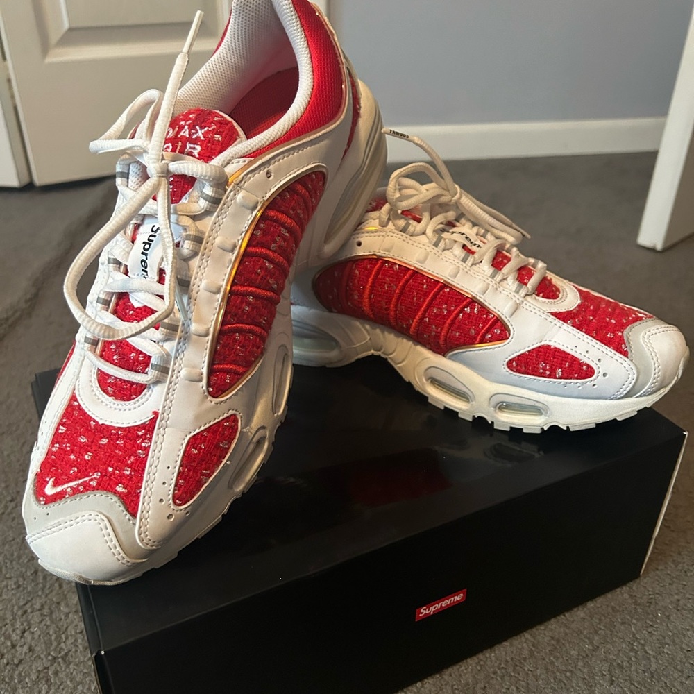 Nike Air Max Tailwind IV in White and University Red